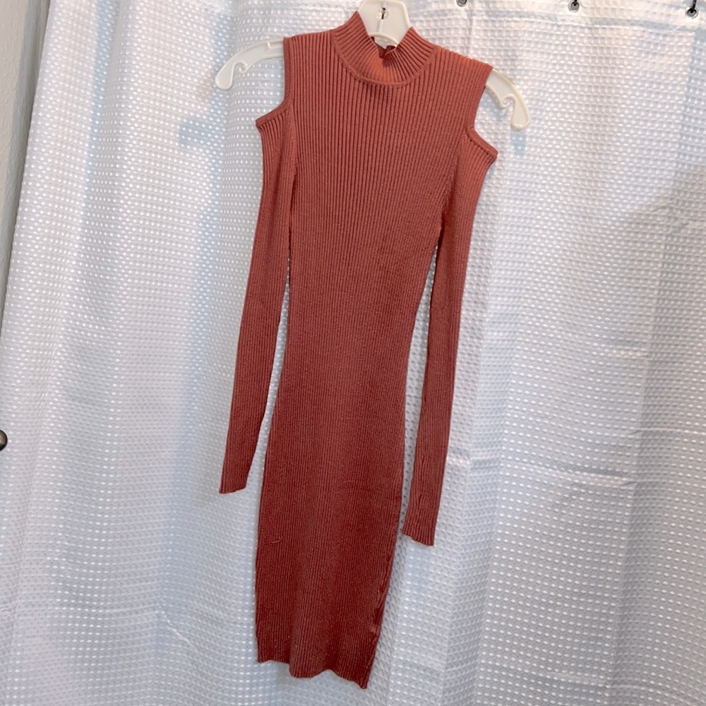 SALE Cold Shoulder Bodycon Mini Sweater Dress Women’s Size Medium Dusty Rose